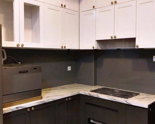 Thiết Kế Hệ Tủ Bếp Theo Phong Cách Hiện Đại ( Bếp Hình Chữ L, Mặt Đá Bếp Lát Đá Marble Vân Mây)